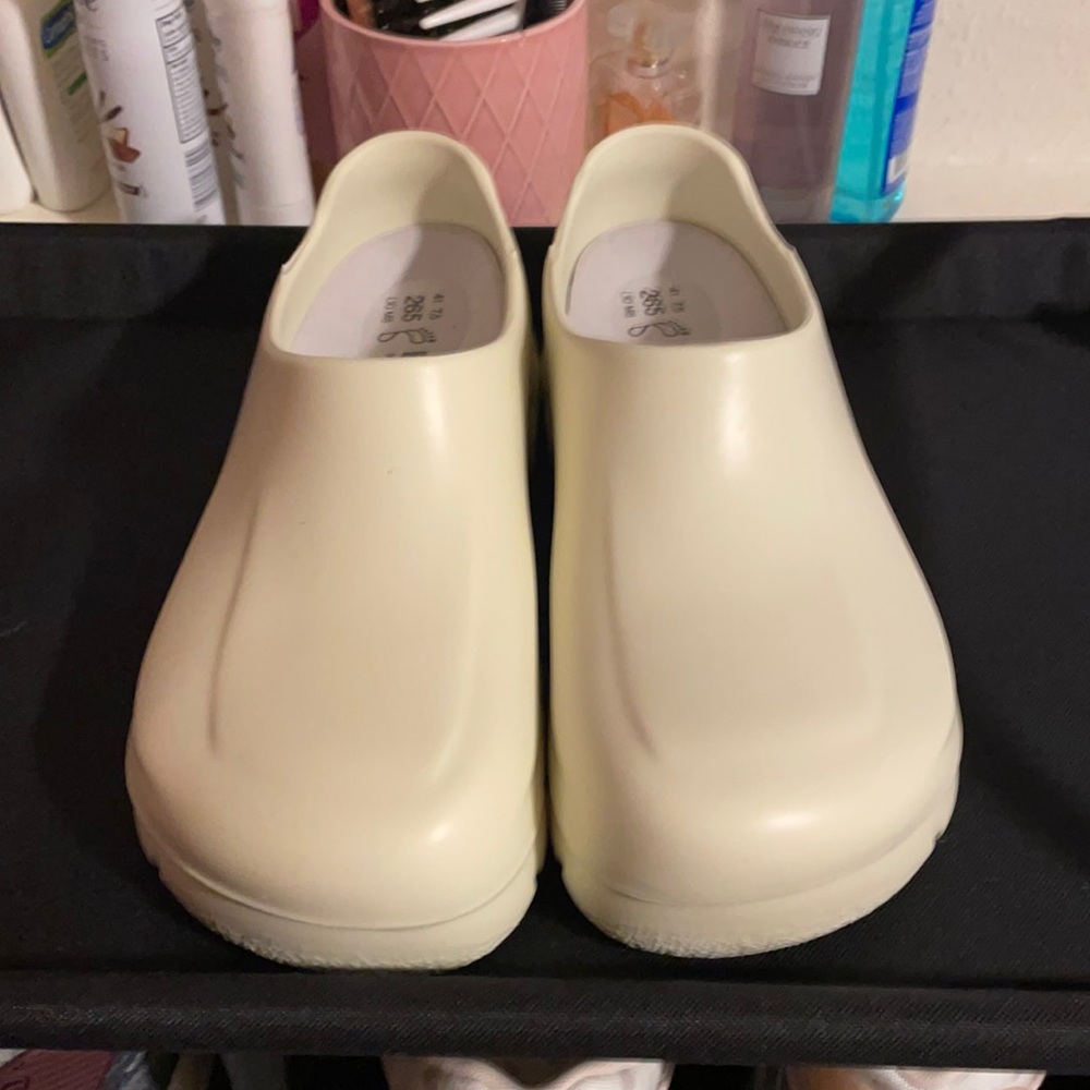 Birkenstock White Women’s Professional Shoes Size 10-10.5